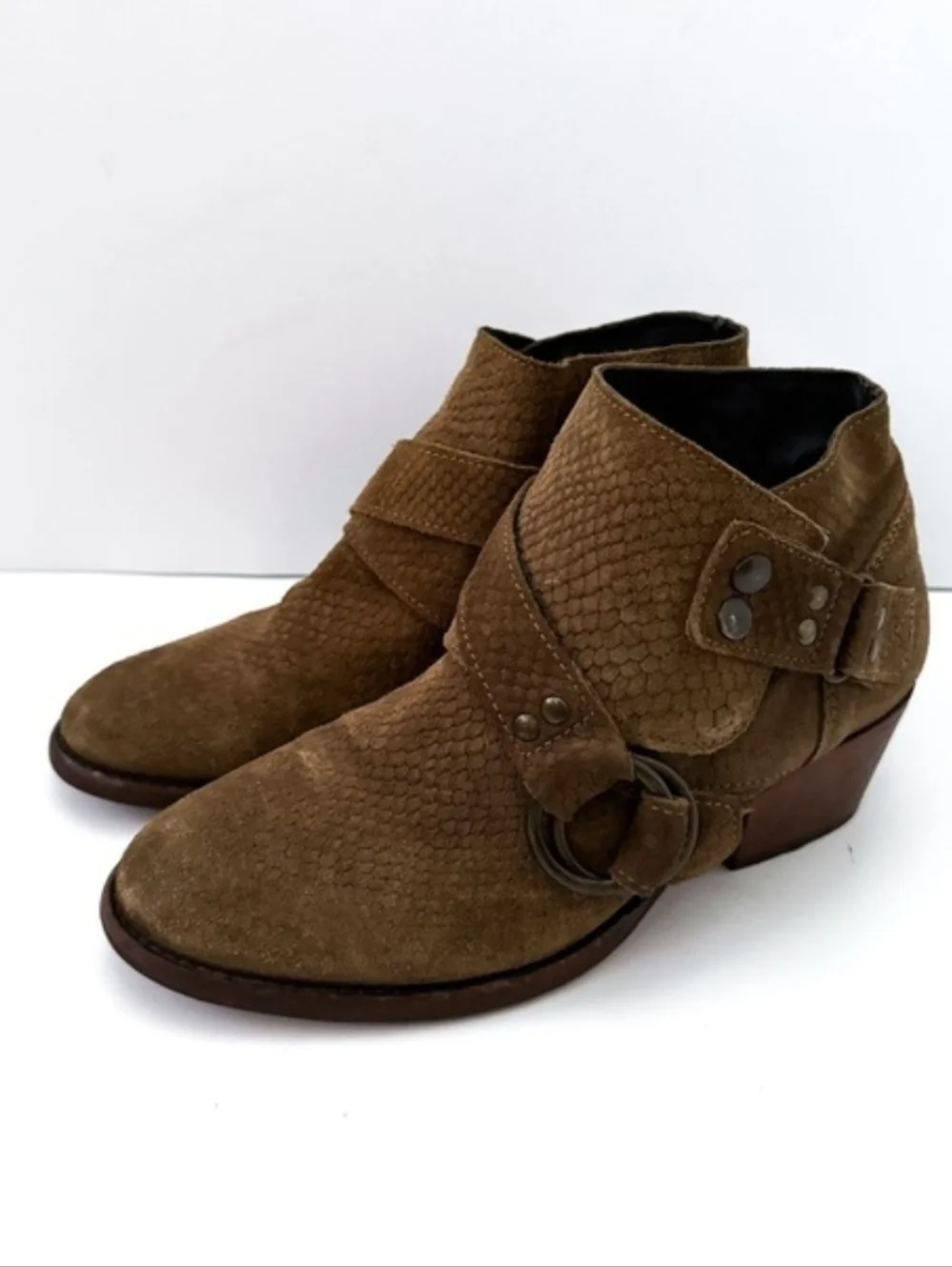Free People Tan/ Chestnut Belted Suede Leather Ankle Boots Booties Size 39/8.5